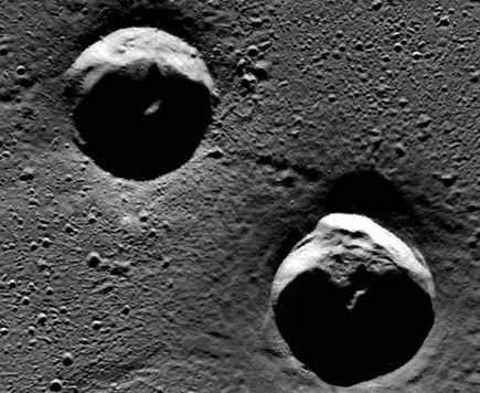 Mercury_Goethe_craters_crop